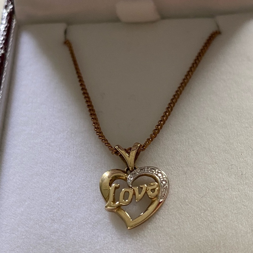 Diamond love necklace - Picture 2 of 3